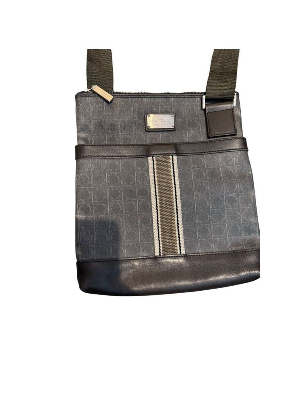 Salvatore Ferragamo Gancini Messenger Bag - Picture 3 of 14